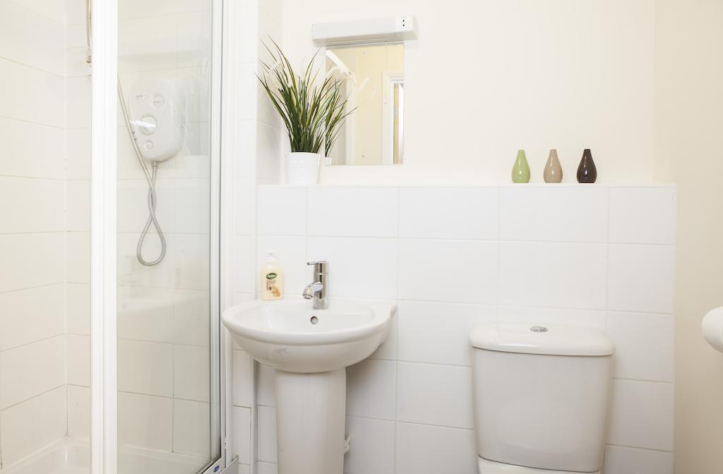 Cheltenham Plaza Apartments Ashchurch Ngoại thất bức ảnh