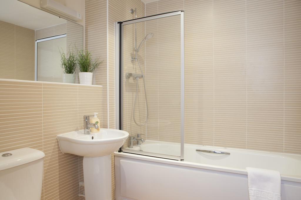 Cheltenham Plaza Apartments Ashchurch Ngoại thất bức ảnh