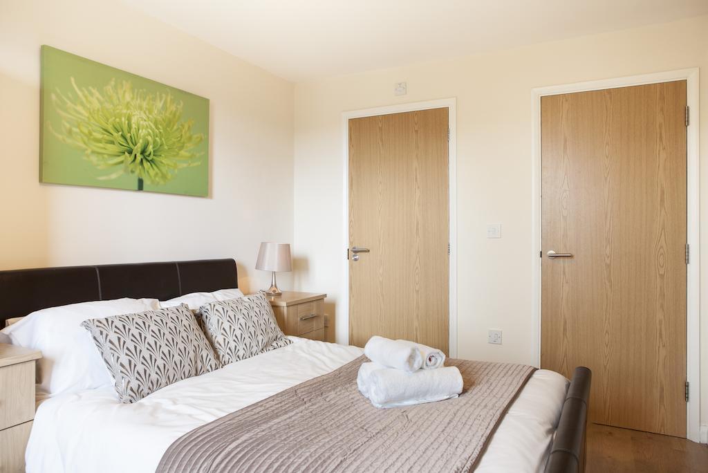 Cheltenham Plaza Apartments Ashchurch Ngoại thất bức ảnh