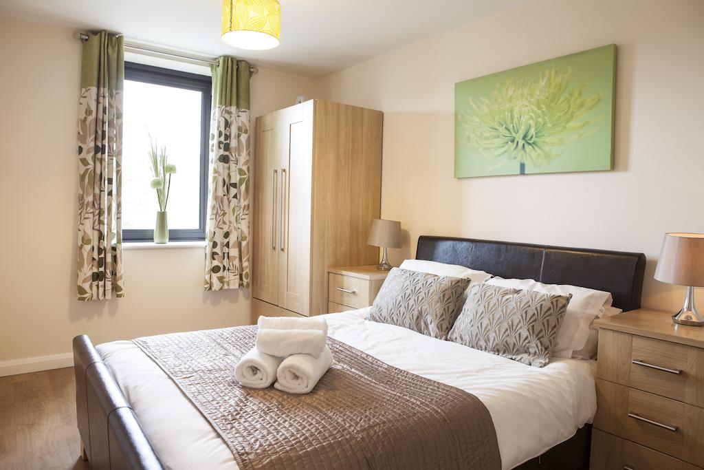 Cheltenham Plaza Apartments Ashchurch Ngoại thất bức ảnh