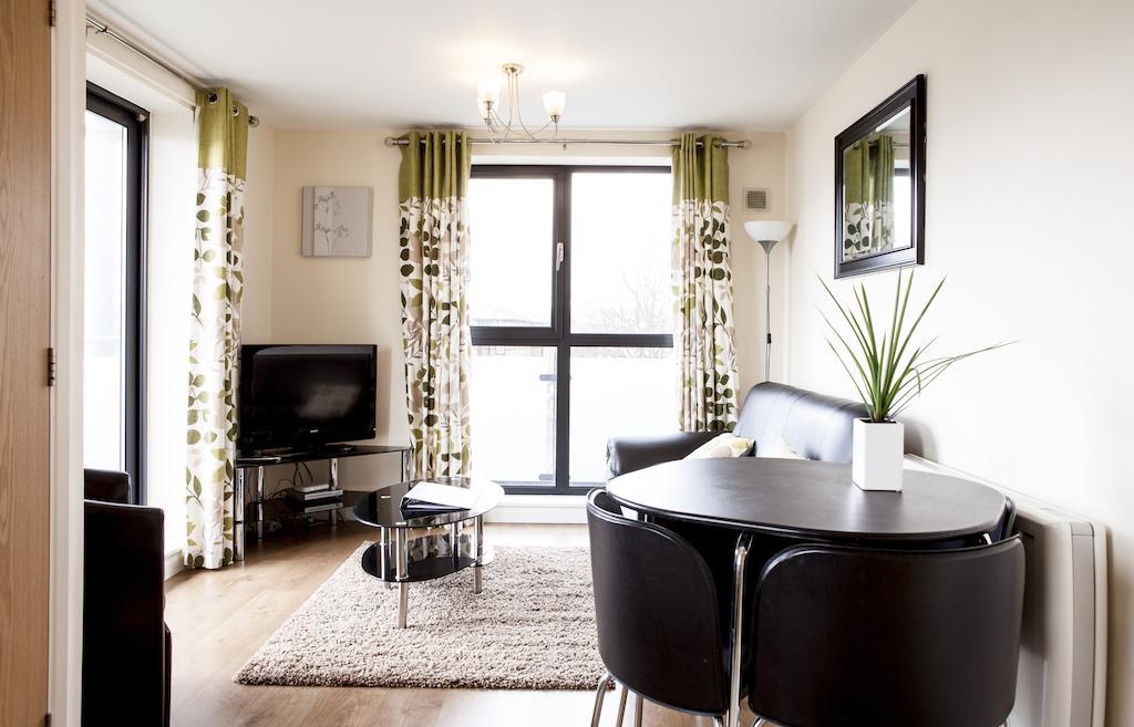 Cheltenham Plaza Apartments Ashchurch Ngoại thất bức ảnh