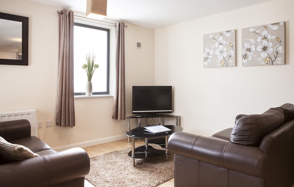 Cheltenham Plaza Apartments Ashchurch Ngoại thất bức ảnh