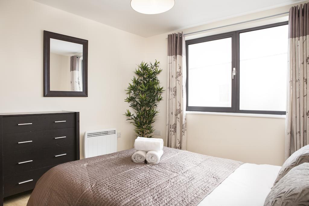 Cheltenham Plaza Apartments Ashchurch Ngoại thất bức ảnh