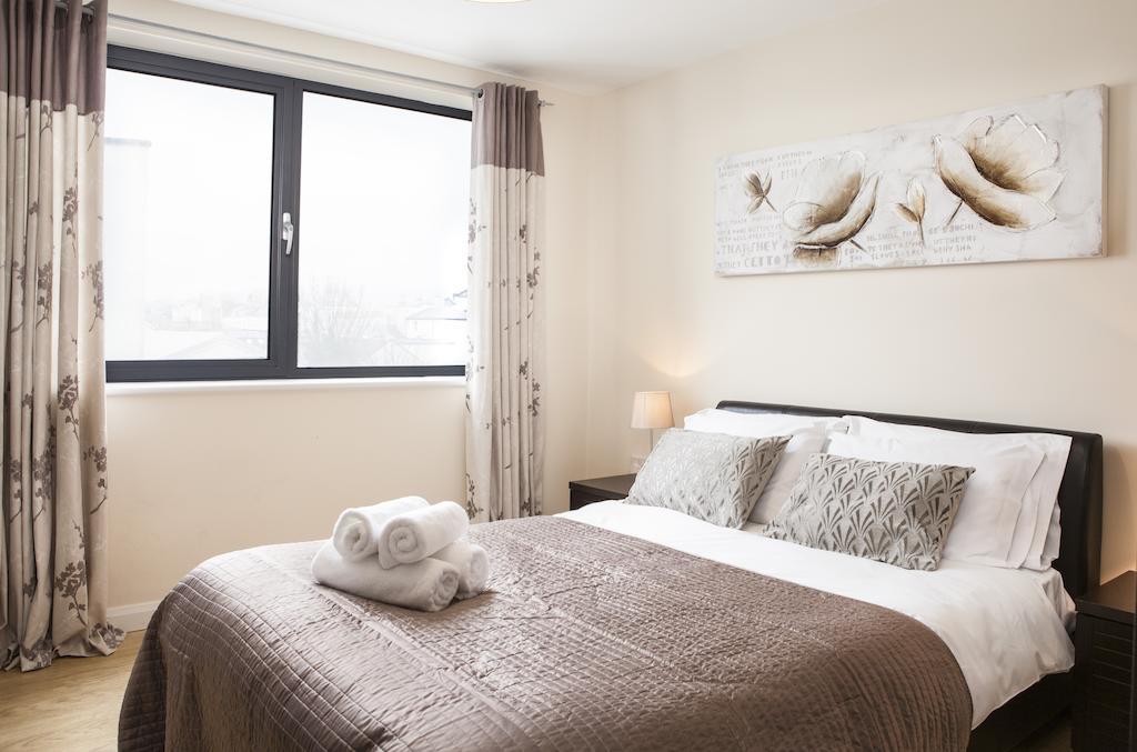 Cheltenham Plaza Apartments Ashchurch Ngoại thất bức ảnh